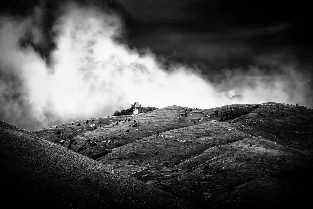Rocca Calascio in Black and White #igersitalia #panorama #nature #amazingview #